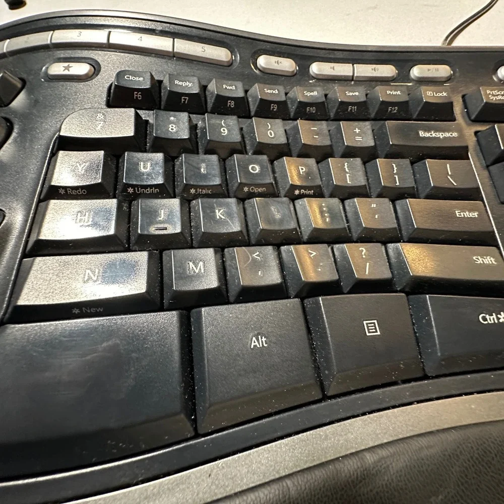 Microsoft Natural Ergonomic Keyboard 4000 v1.0 KU-0462‎ Wired USB Black